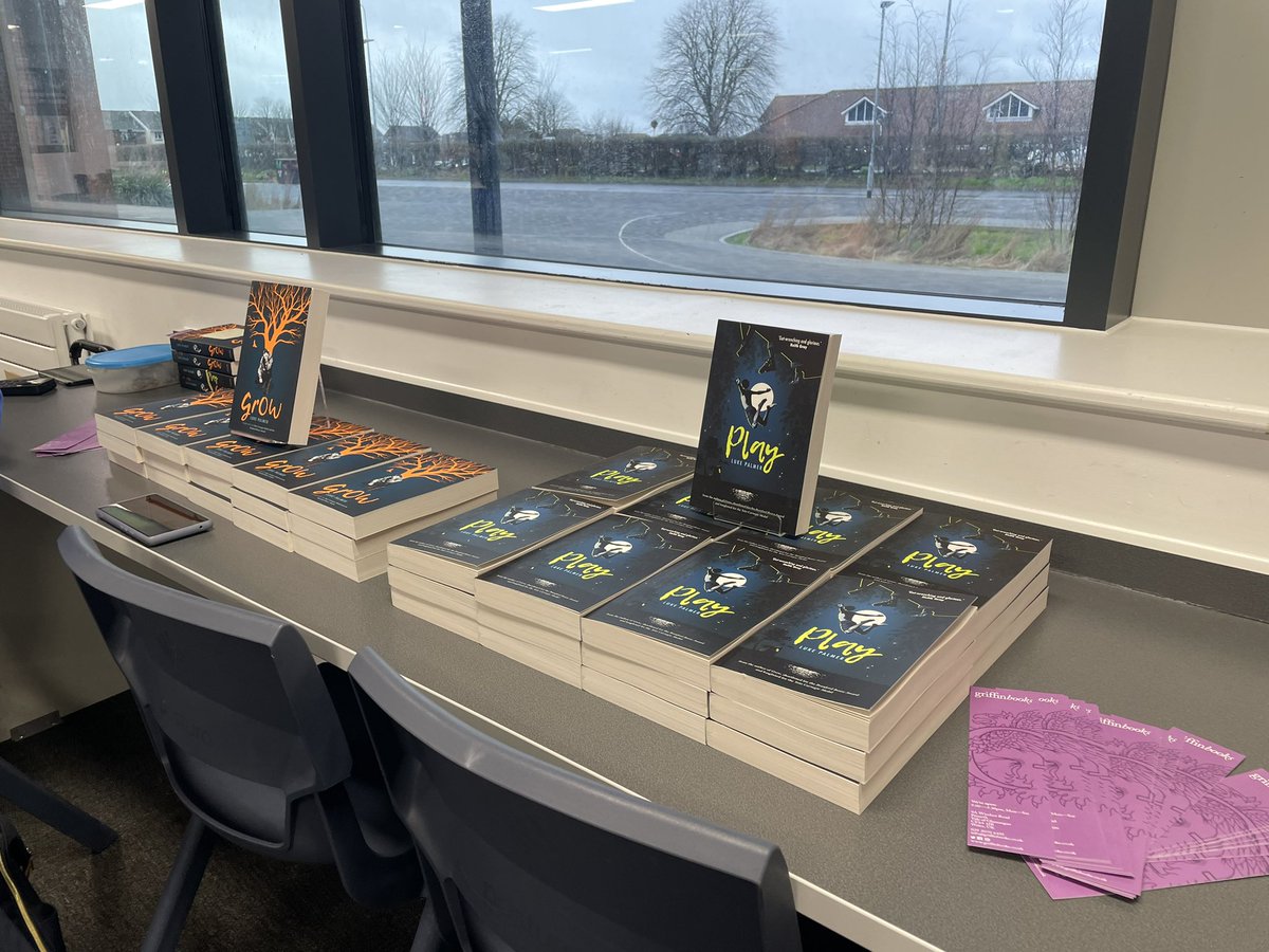 Miss Maslin 📚 tweet media