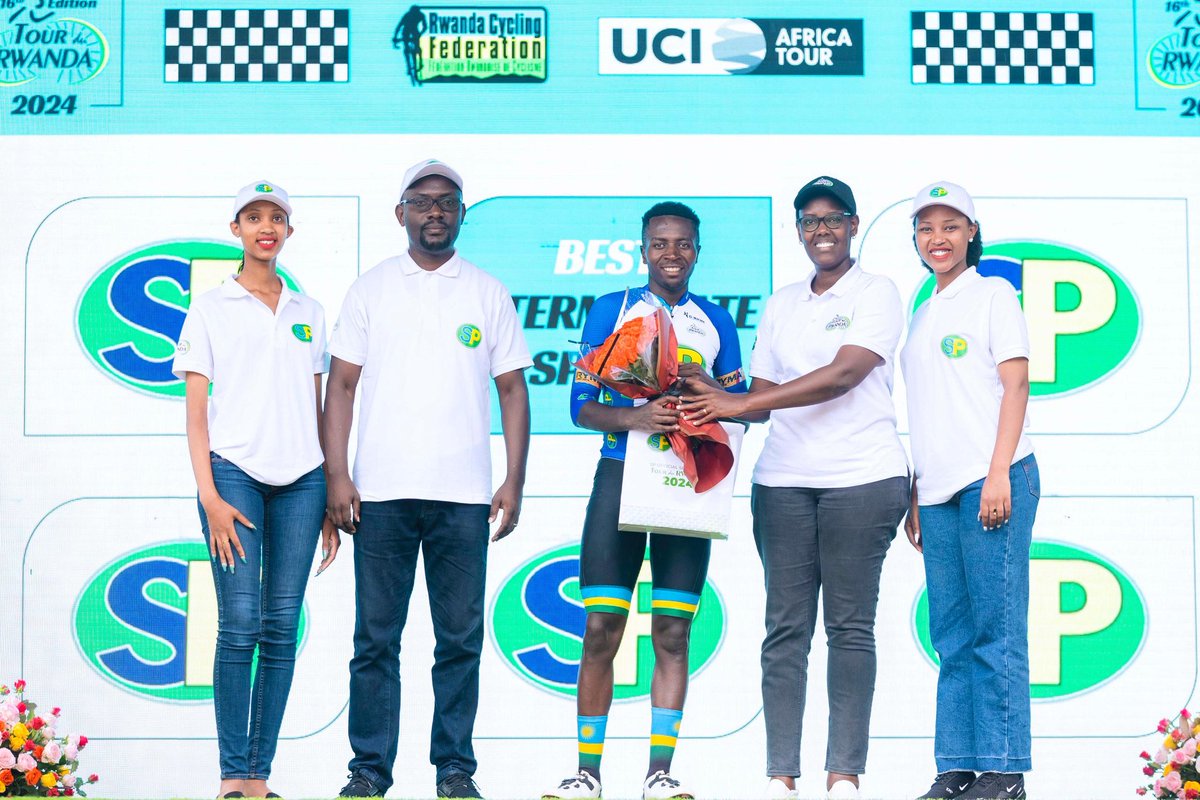 tour_du_Rwanda's tweet photo. #TdRwanda2024 Stage 6
Podium Photos & Results
Sprints by @SPRwanda
🥇Munyaneza Didier ( #Rwanda) 18pts
🥈Nsengiyumva Shemu ( May Stars) 16pts
🥉Henri Alexandre Mayer ( Mauritius) 10pts
#SPStations #SPRwanda https://t.co/53MfgrLnPW