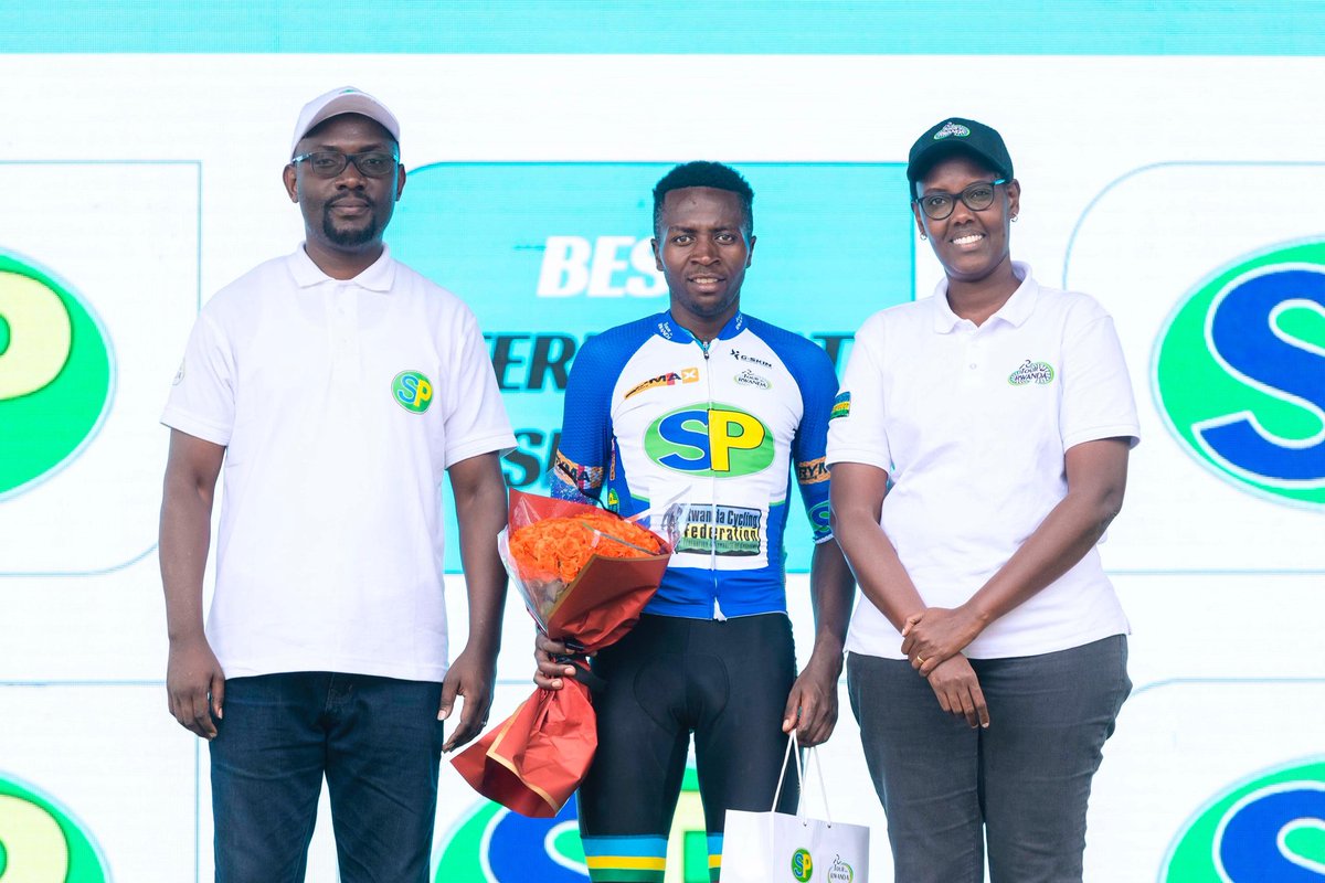 tour_du_Rwanda's tweet photo. #TdRwanda2024 Stage 6
Podium Photos & Results
Sprints by @SPRwanda
🥇Munyaneza Didier ( #Rwanda) 18pts
🥈Nsengiyumva Shemu ( May Stars) 16pts
🥉Henri Alexandre Mayer ( Mauritius) 10pts
#SPStations #SPRwanda https://t.co/53MfgrLnPW