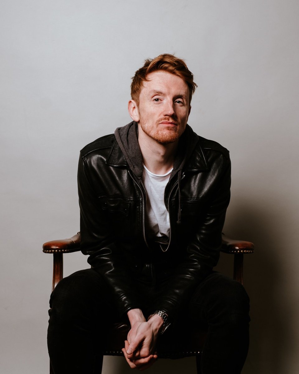 famemagazine's tweet photo. interview. Robbarti releases ‘Moving Away’. A musical renaissance from Glasgow’s heart
Inside the realm of Love, Loss, and Self-Discovery

"The song is about leaving behind that old life which is so familiar and comfortable that it is difficult to walk away from"

https://t.co/n9SB3a7aV1

@robbarti0