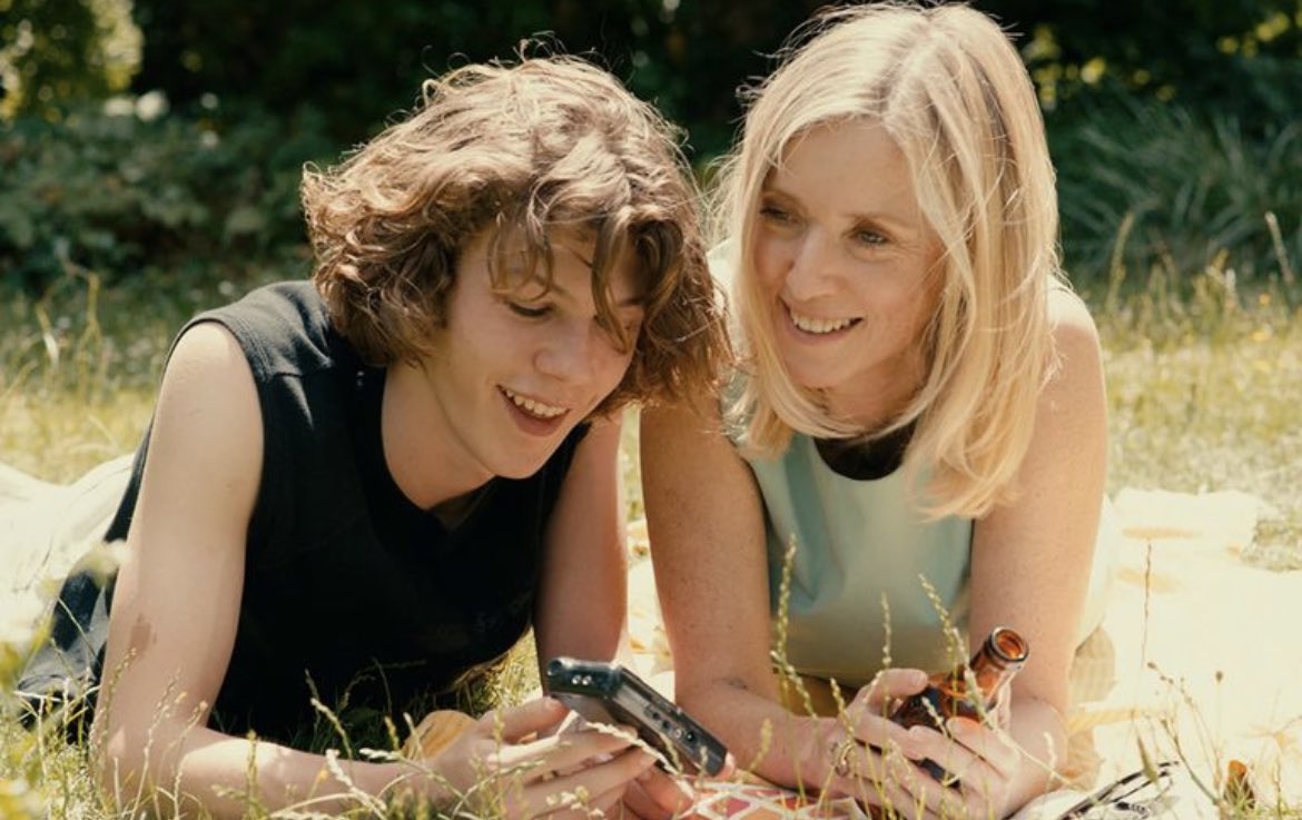 « L’été dernier », qui romantise un inceste, aurait-il dû faire réagir ? 

C’est la question que pose <a href="/LaureBeaudonnet/">Laure Beaudonnet</a> pour <a href="/20Minutes/">20 Minutes</a> alors que le film de Breillat est en lice pour plusieurs #Cesar2024 et que le cinéma français connaît son #MeToo 

20minutes.fr/arts-stars/cin…