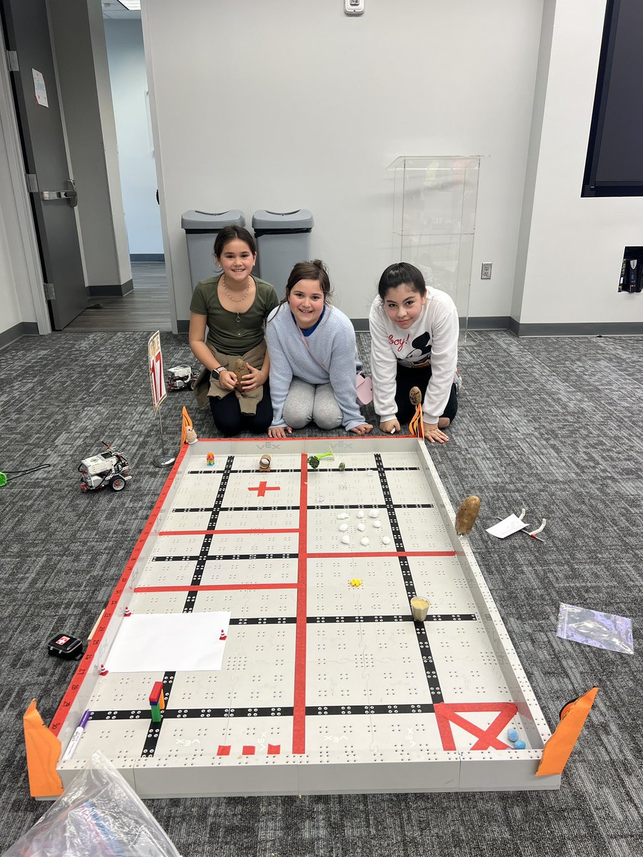 KeithK_TechCE's tweet image. It’s #herorobotics prelim day #2 and we’re here to make our mark! Thanks @HumbleISD_CE teams and @HumbleISD_DDI for putting inner another great event!  @ElizabethFagen @Christy_Erb @kwils6699 #BeTheEffect #WorldChangers