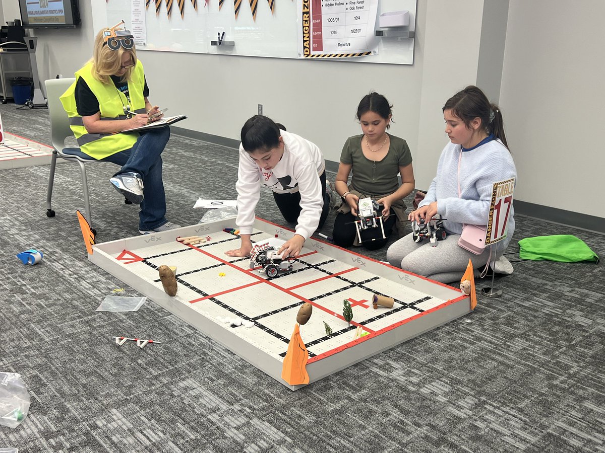 KeithK_TechCE's tweet image. It’s #herorobotics prelim day #2 and we’re here to make our mark! Thanks @HumbleISD_CE teams and @HumbleISD_DDI for putting inner another great event!  @ElizabethFagen @Christy_Erb @kwils6699 #BeTheEffect #WorldChangers