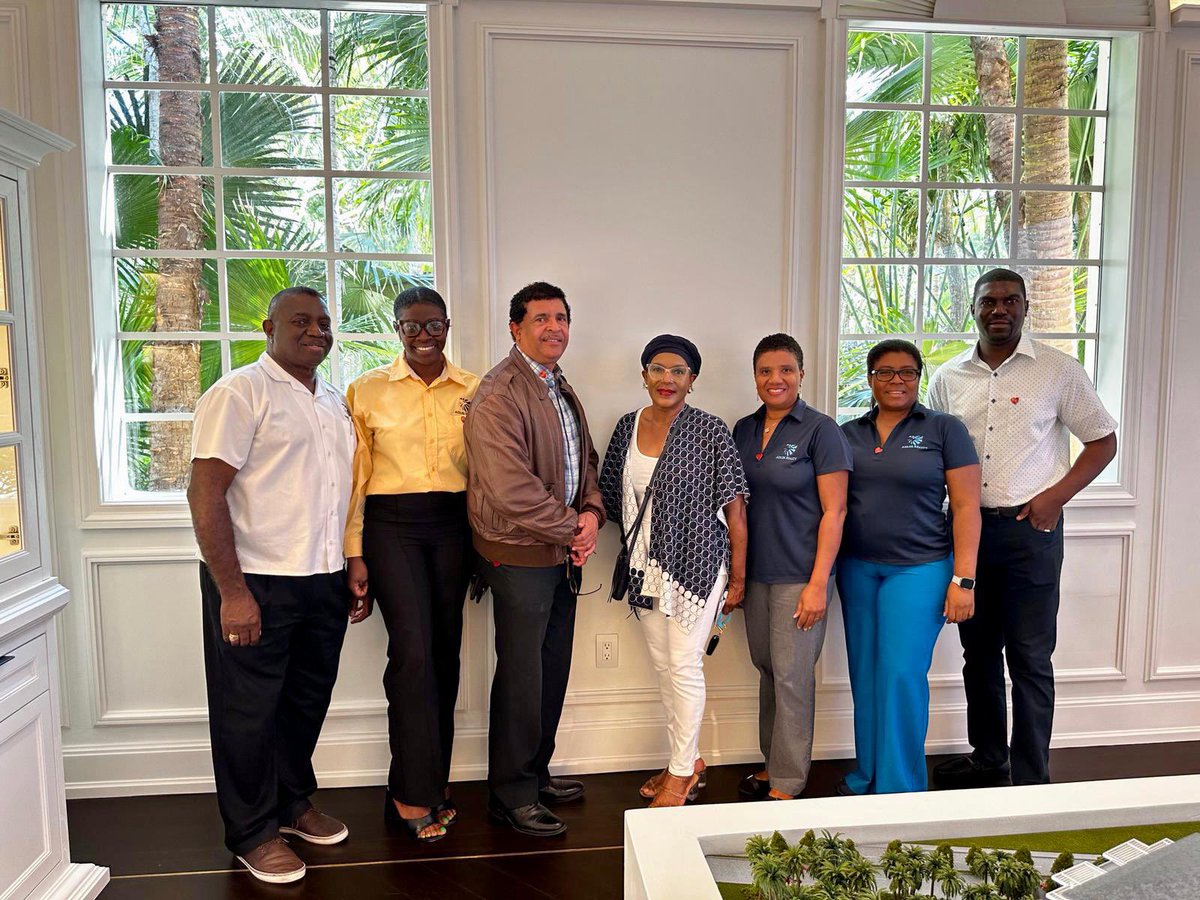 RealtyAdler's tweet photo. The Team of Adler Realty supports 𝗧𝗵𝗲 𝗕𝗮�����𝗺𝗮𝘀 𝗛𝗲𝗮𝗿𝘁 𝗔𝘀𝘀𝗼𝗰𝗶𝗮𝘁𝗶𝗼𝗻. ❤️

You can support by purchasing the  pins or shirts. Support today! ❤️ https://t.co/WKE0CAJiv3