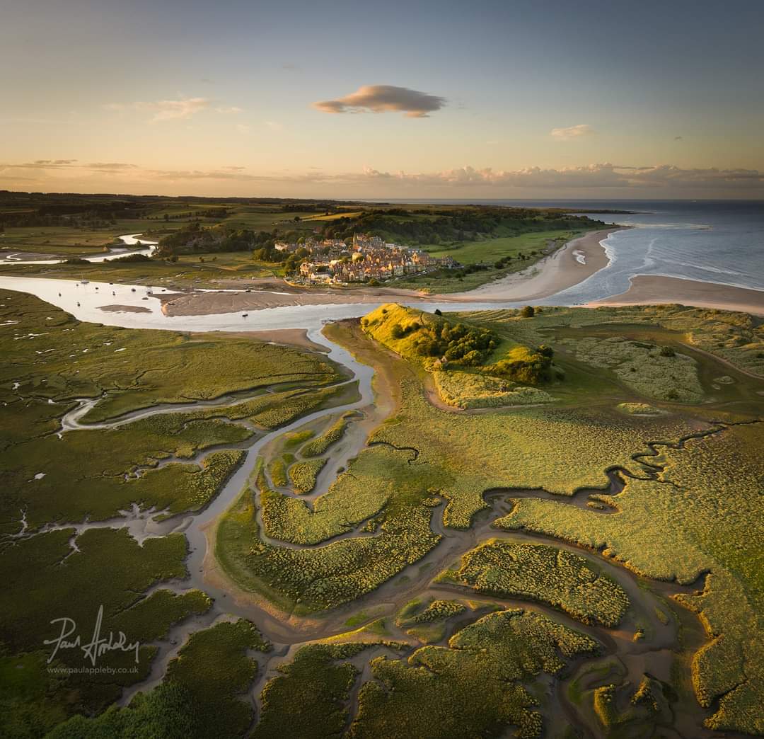 Alnmouth, Northumberland

Good afternoon lovely twitter friends

Was hoping to play tennis today but then a big hailstorm and the sky still looks very threatening so no dice. Hopefully tomorrow