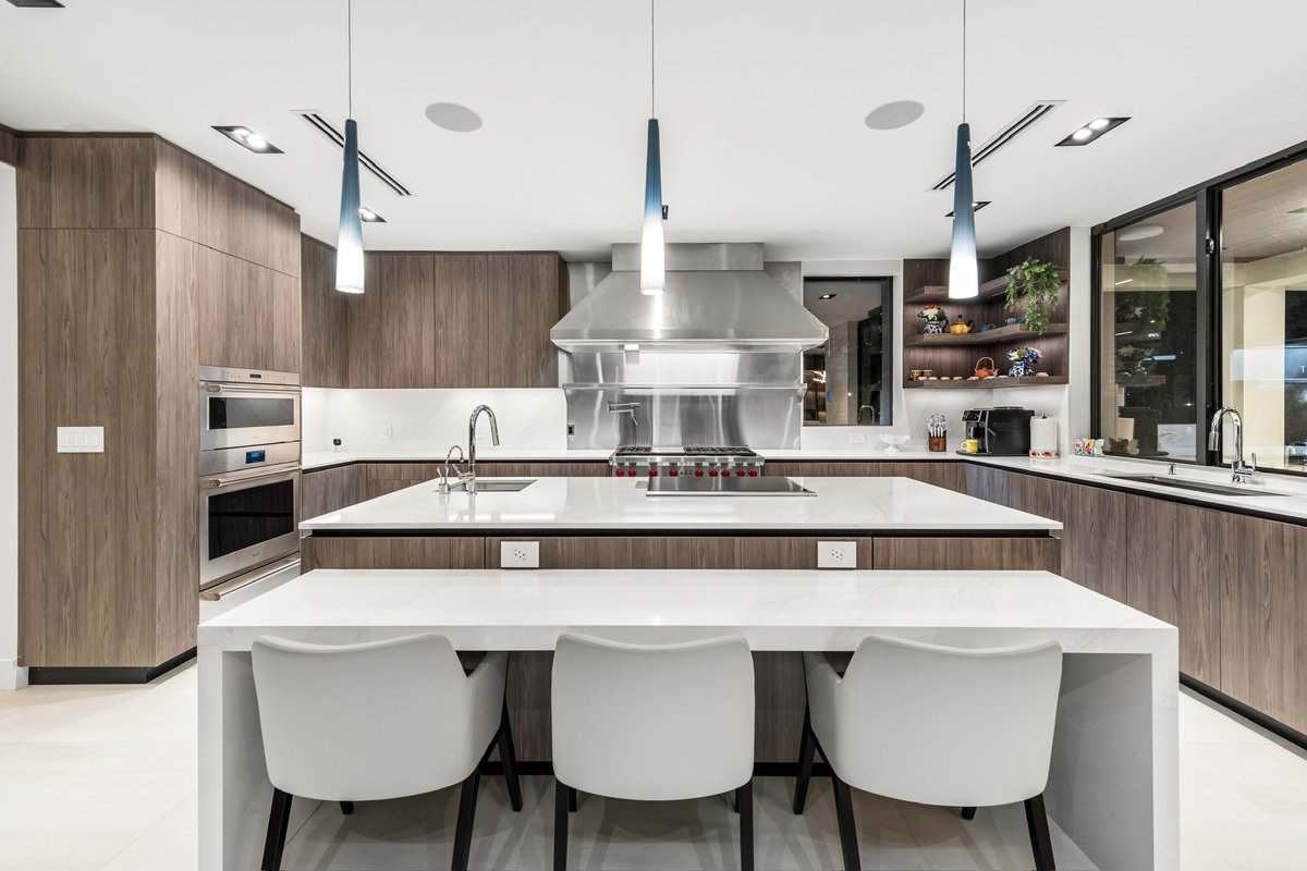 Chrissstopher_'s tweet photo. Newest listing in Hallandale Beach, FL is now live 🤩

For more information: 📧 CA@MilesGoldstein.com https://t.co/yGXonfHsEP