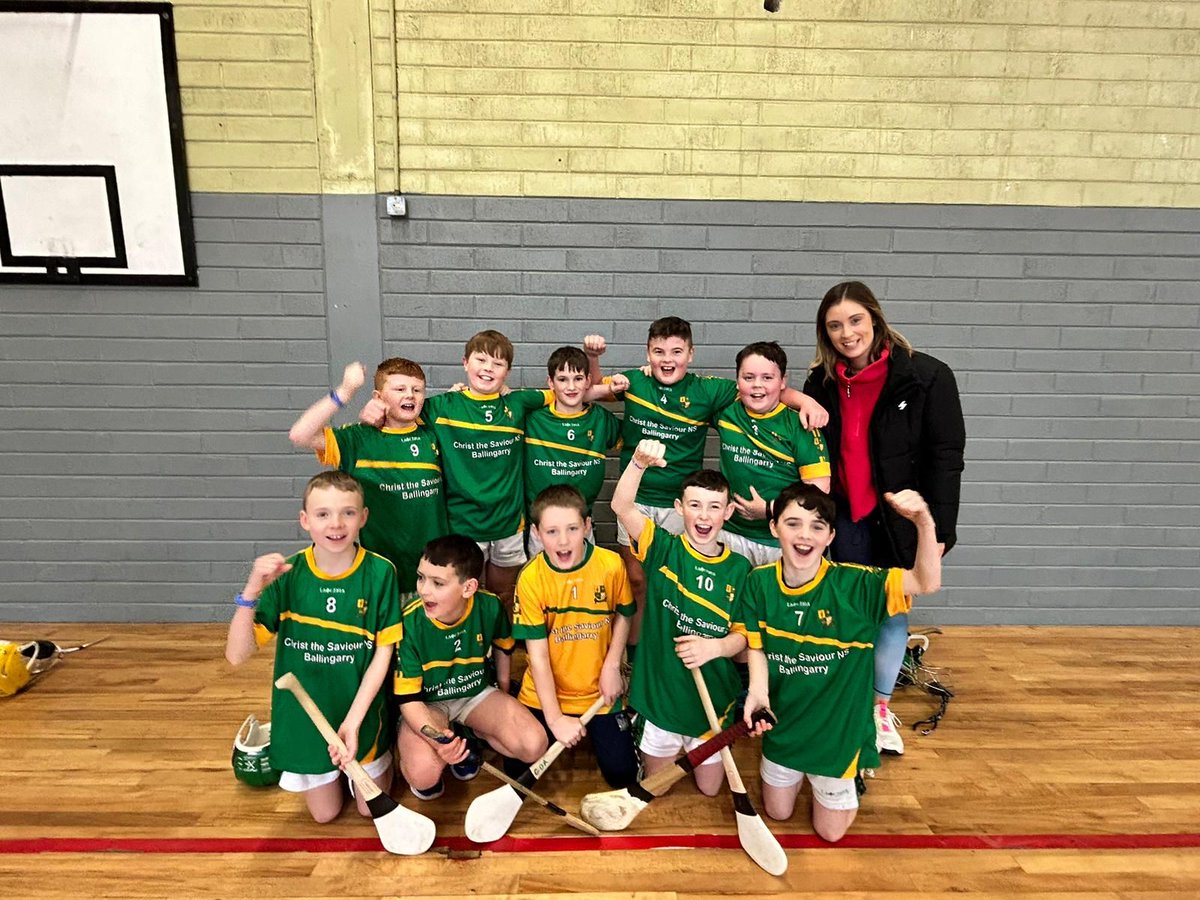 Christ the Saviour NS from Ballingarry in happy mood after victory in the West Limerick Cumann na mBunscol Indoor hurling blitz today @AllianzIreland @gbgaaclublimk @MunGAABunscol @cnambnaisiunta