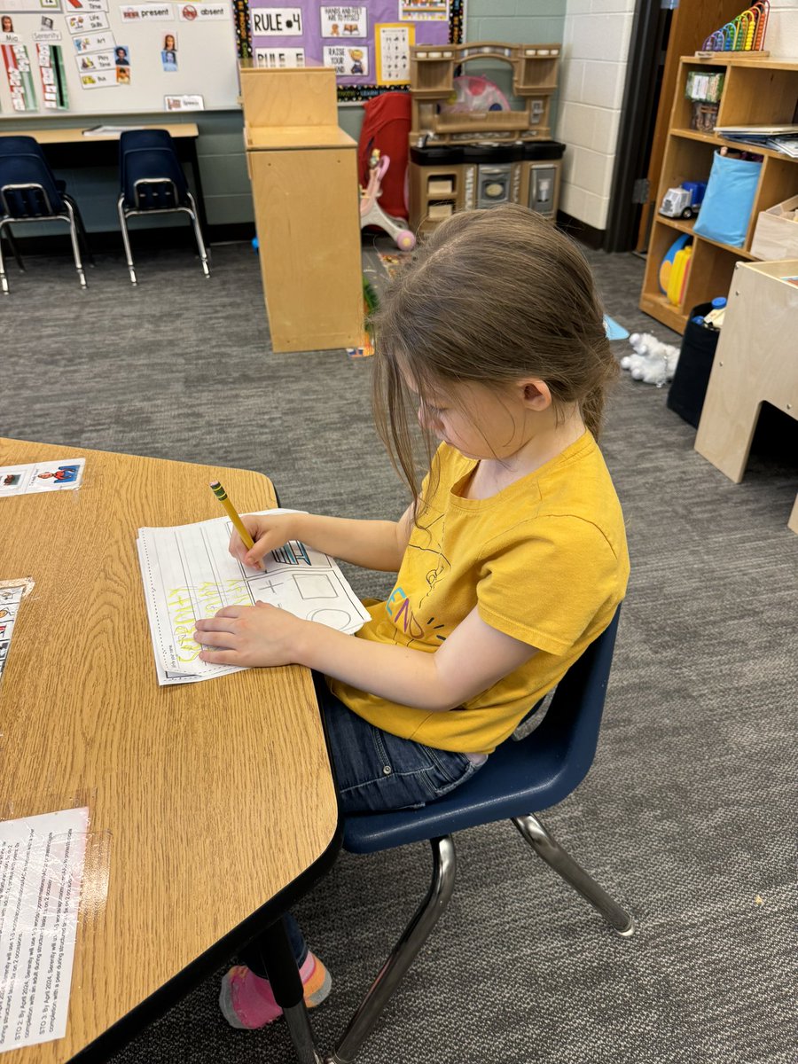 McCougars23's tweet photo. We ❤️ to learn #RCSpride #RCSlearn  @RCS_McGregor https://t.co/FZQg1FupdU