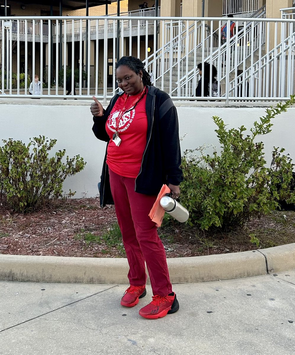 cyndilott's tweet photo. What a busy month at #imaFANham! Our “Wear Red Day” had amazing participation from students and staff! We made a ❤️ health ppt. to share at lunch! Next week we have our physical and heart health trivia challenge! @dixonk2019 @MCPSWellnessPE @MCPS_Secondary https://t.co/SH2brWibQ4
