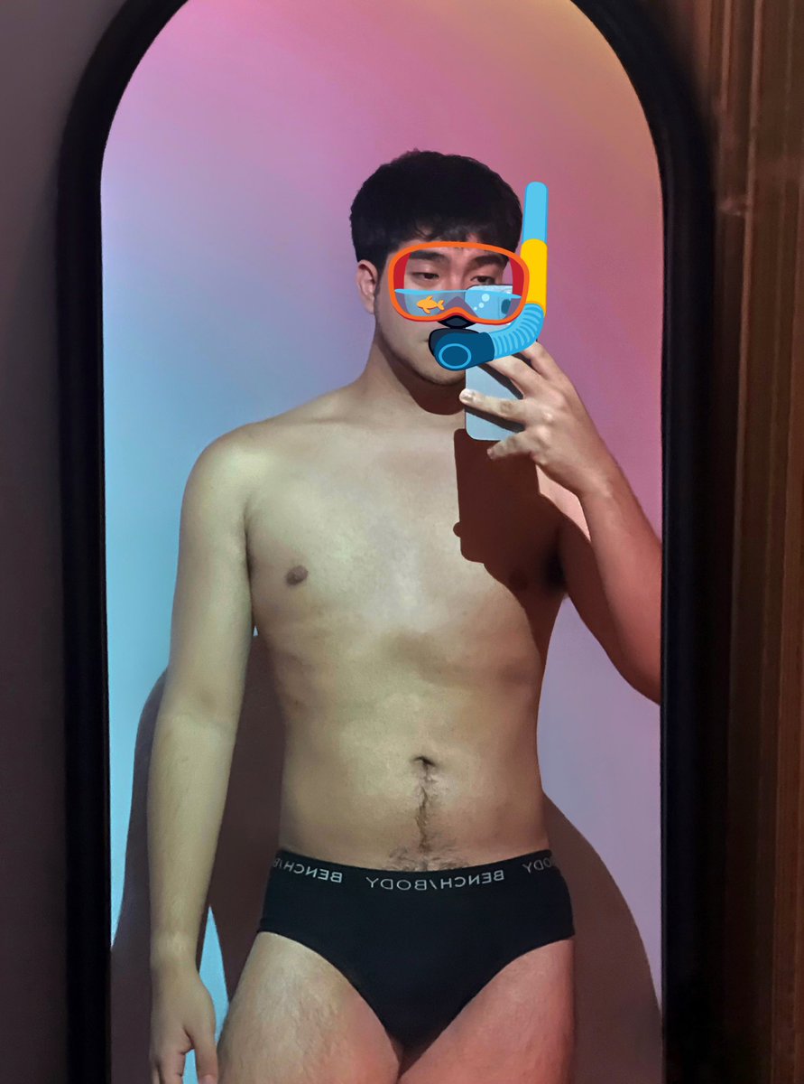 BOlMCCOY's tweet photo. pic of me bago malunod sa workload 🏊 https://t.co/l2ubPIlTnO