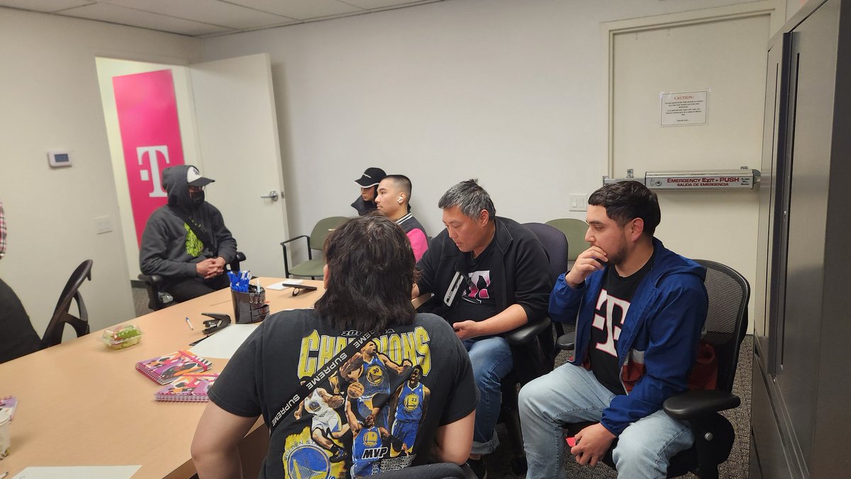 Dfelix01Dina's tweet photo. What a great week with T1 Bay East Leaders, MD, Sr Mgr and San Francisco Me's, Sr Mgrs and RAM'S, full house! We're better and stronger in providing the BEST customers service!! #AssurantProud #TMobileWIN @InMeeksOpinion @CandaceOverall @sjctmo @jorge_alvarez33 @MichaelThinger https://t.co/gCMmmnruqW