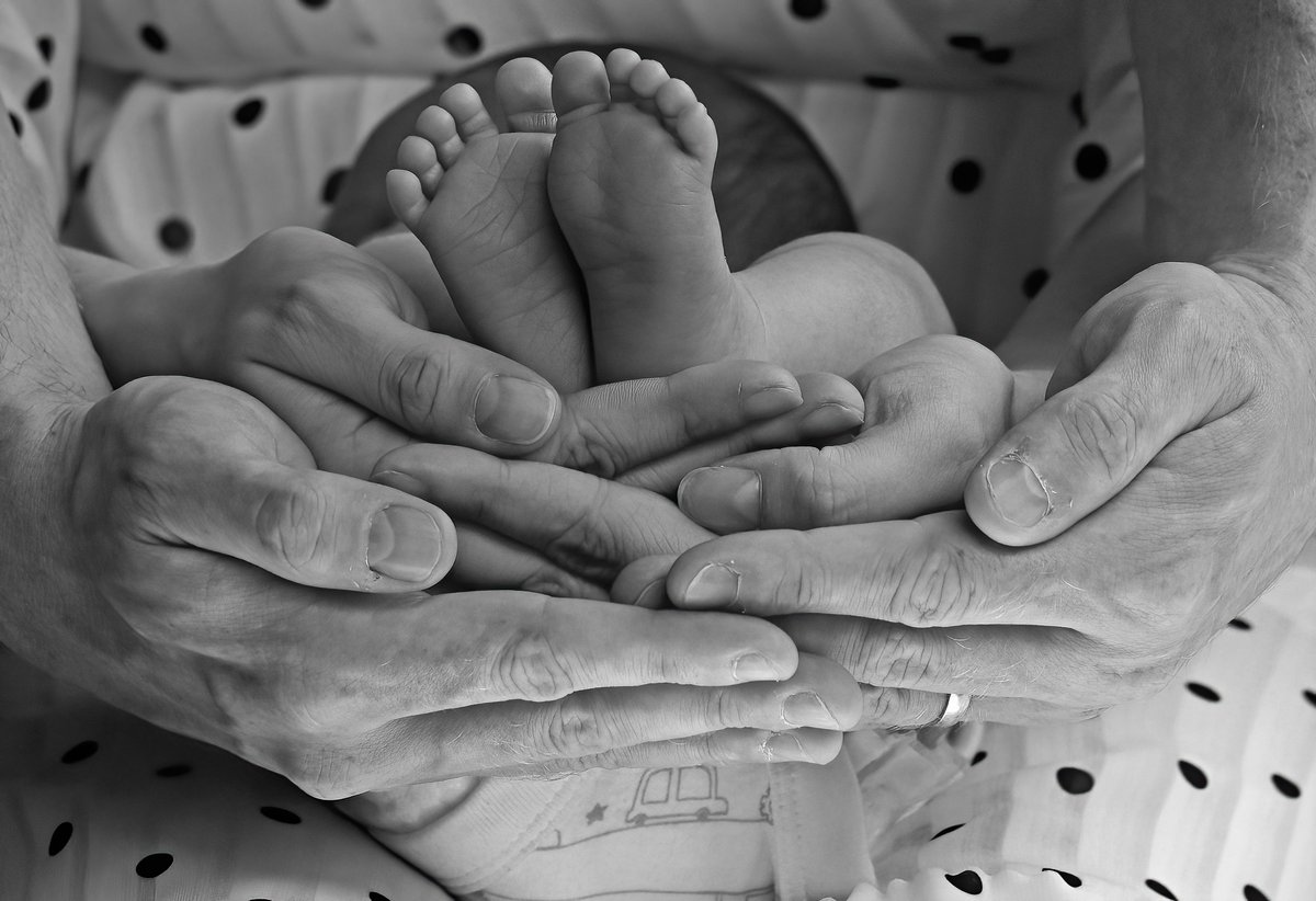 Babies rock. #ThePhotoHour #littlehumans #babypic #happydays