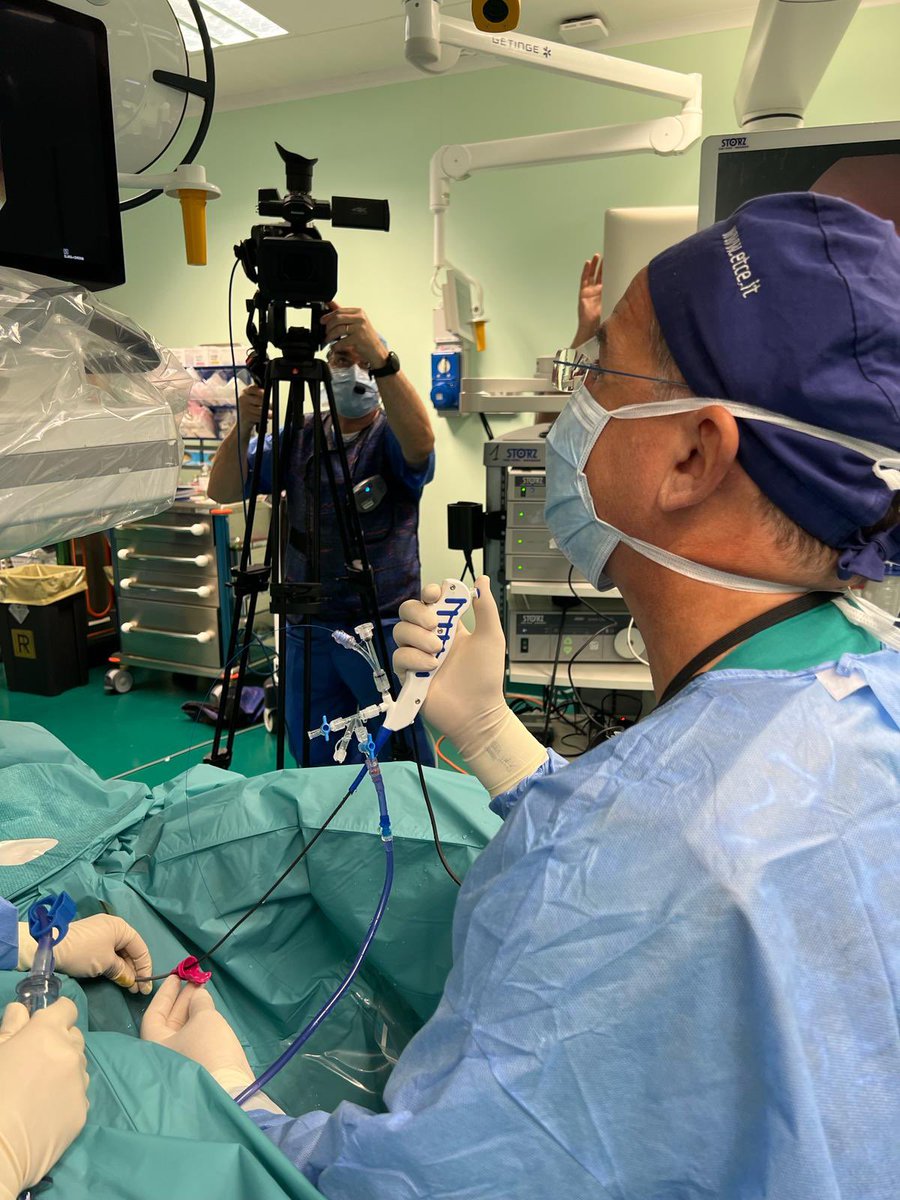 Already feeling the positive vibes of the upcoming @Uroweb meeting #eau24 in Paris ! Today we’ve been recording semi live surgery endorsed by @KARLSTORZUro … wonderful case to show the potentiality of #singleuse flexible #URS #FLEXXC1 also in the field of conservative treatment