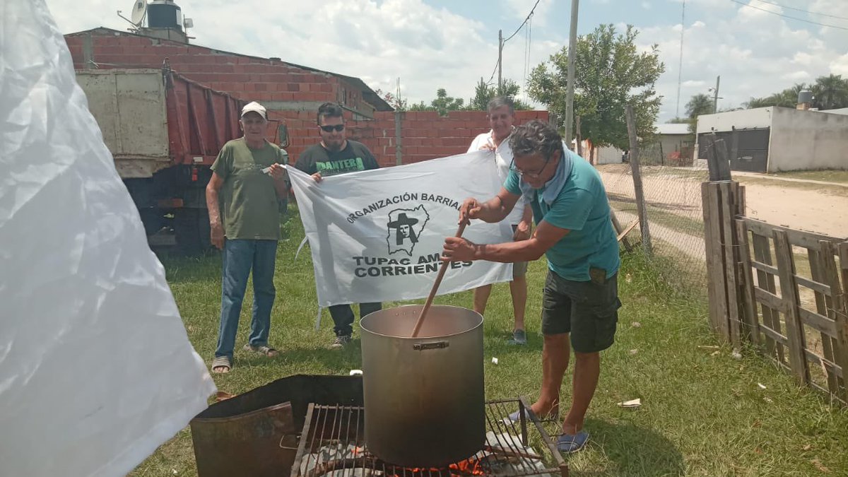 #HOY Plan de lucha nacional contra el ajuste a trabajadores y trabajadoras. Los comedores populares no reciben un kilo de alimentos y ante  la falta de diálogo y respuesta del gobierno, realizamos acciones en cada punto de nuestro país. #Corrientes