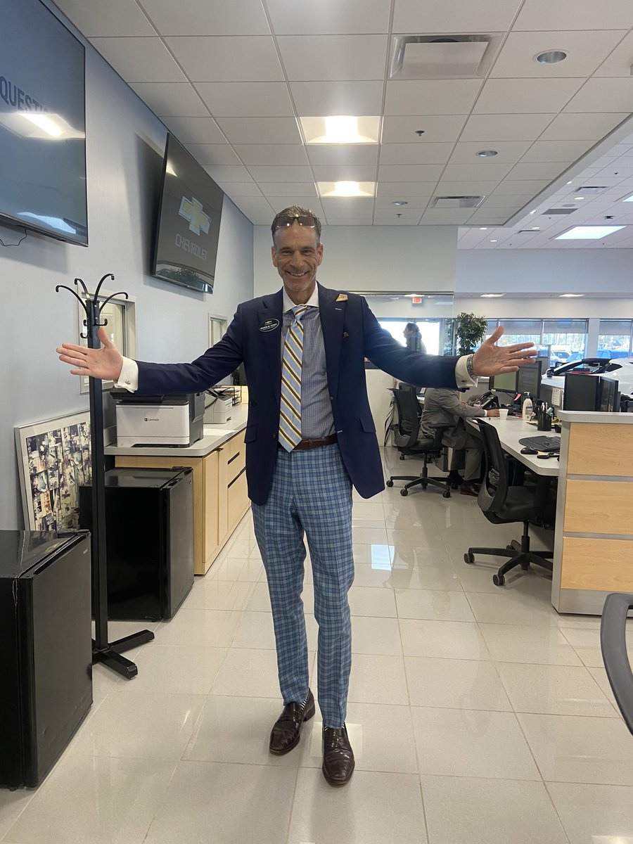 DamonDrivesDet's tweet photo. Who’s car shopping?
#lookgoodalways #detroit #chevrolet #drive #giddyup https://t.co/22HtYTmxEN