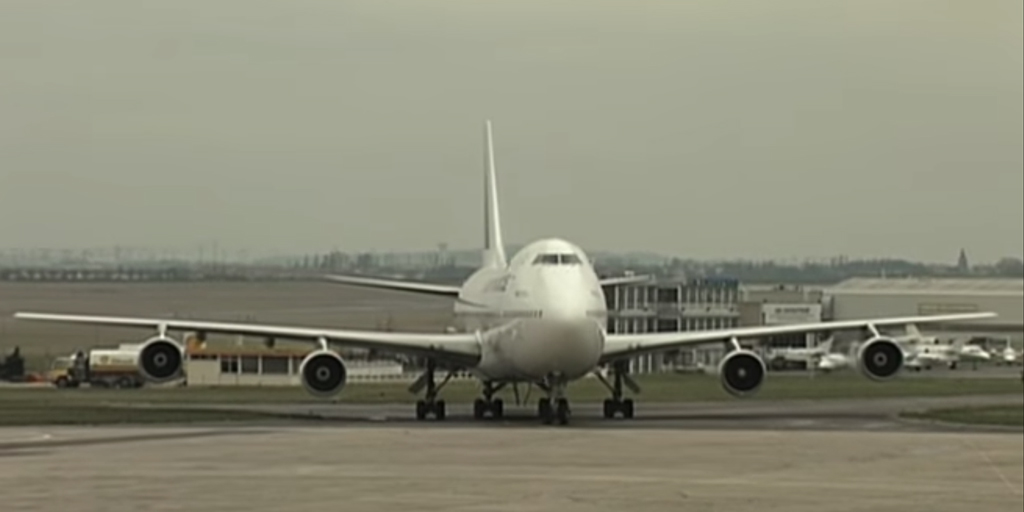 MuseeAirEspace's tweet photo. #CeJourLà #OnThisDay - Le 25 février 2000, après avoir accumulé 97 271 heures de vol le #Boeing747 F-BPVJ d'@airfrance était remis au @museeairespace. Depuis il est intégralement visitable par le public.
🎬 Revivez son arrivée https://t.co/T2bySqUdEz https://t.co/NpXHWLUW6I