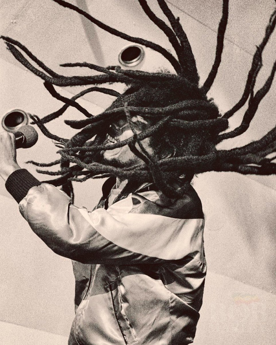 “Feel this drumbeat, as it beats within. Playin’ a riddim, fighting against ism and skism!” #OneDrop #BobMarley

📷 by #DavidCorio
©️ Fifty-Six Hope Road Music Ltd.