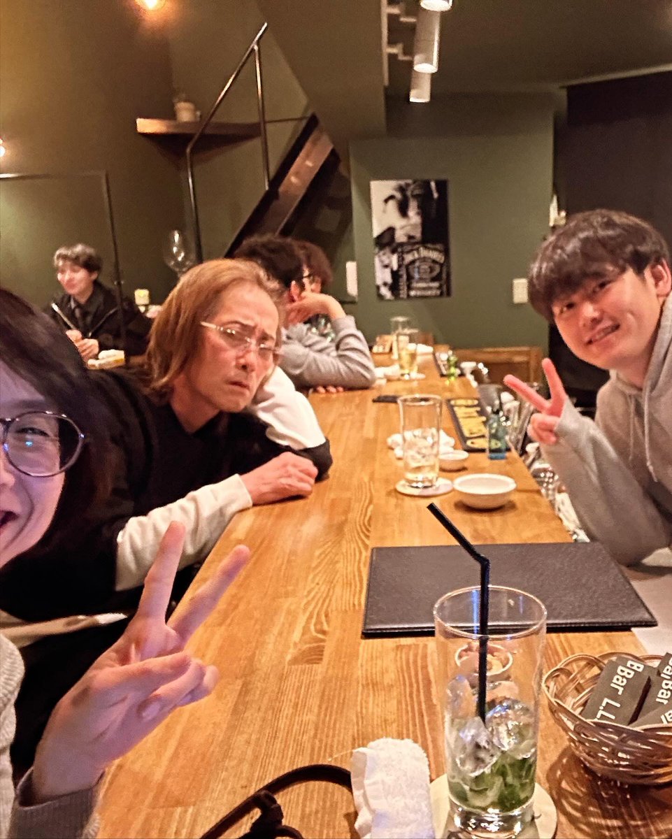 NaomiKaitani's tweet photo. まっつぐ帰る・・・
わけないよねー。
バーを探すのも仕事のうち。
去年オープンした新しい店。
レッドアイもモヒートも丁寧に作ってくれました。地元民のよりどころになってた。頑張ってほしい。
#BARL.L.
#バーエルツー
#鶴岡
#山形 https://t.co/fifdMhaaLN