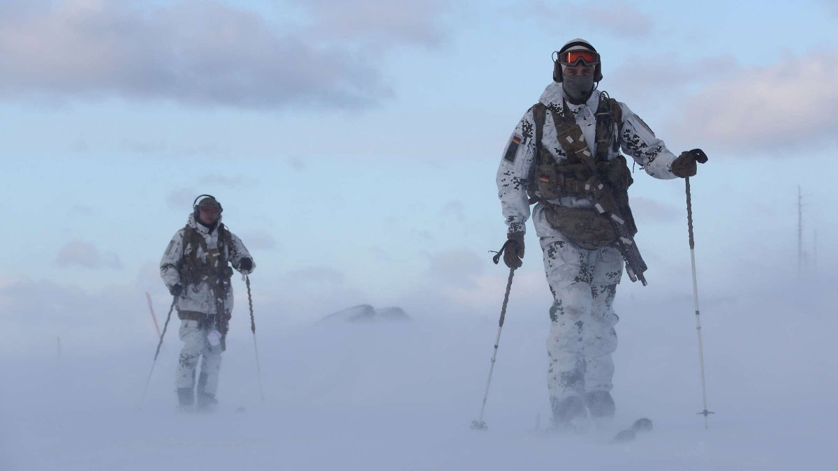 KdoMagazin's tweet photo. #Kommando Spezialkräfte: In den nächsten Jahren werden mehrere Special Operations Land Task Groups (#SOLTG) im #KSK der #Bundeswehr aufgebaut. Die Fähigkeit, auch unter extremen Wetterbedingungen kämpfen zu können, gewinnt an Bedeutung. https://t.co/twIee0Q4pB https://t.co/CFXDqWVylf