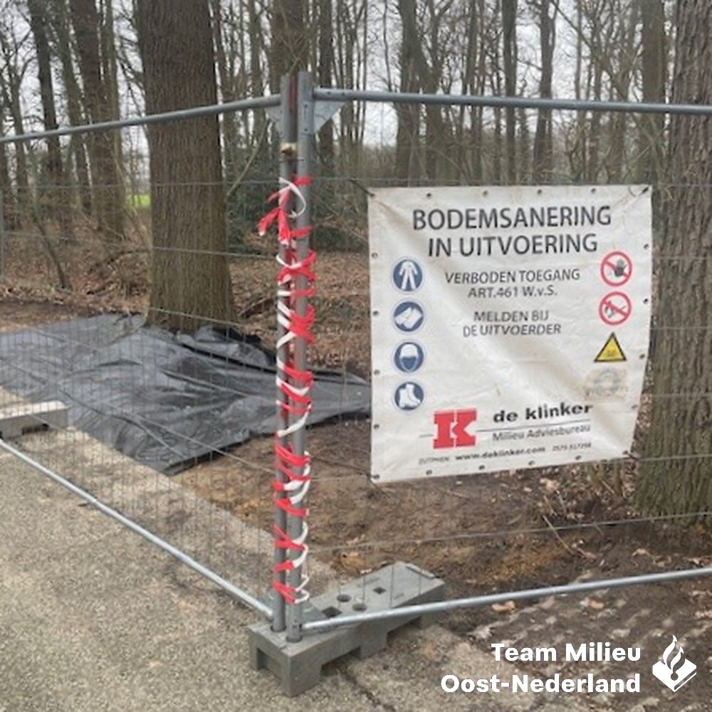 POL_Milieu_ON's tweet photo. Dit jaar vonden er in onze eenheid veel dumpingen plaats. Veel daarvan waren #𝐝𝐫𝐮𝐠𝐬𝐝𝐮𝐦𝐩𝐢𝐧𝐠𝐞𝐧. Open(!) vaten werden in het buitengebied, woonwijken en zelfs in het water aangetroffen. #Meldhet als je vermoed dat er een dumping heeft plaatsgevonden. #SamenLuktHetOns! https://t.co/imvGHY25vb