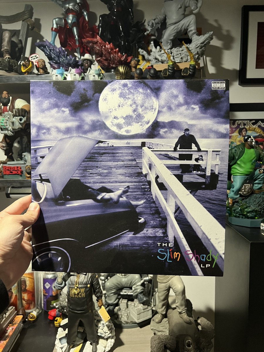 Scartoccio's tweet photo. My favorite @Eminem album turns 25 today. Much love to Slim Shady. #slimshadylp https://t.co/4cNPHGbMkj