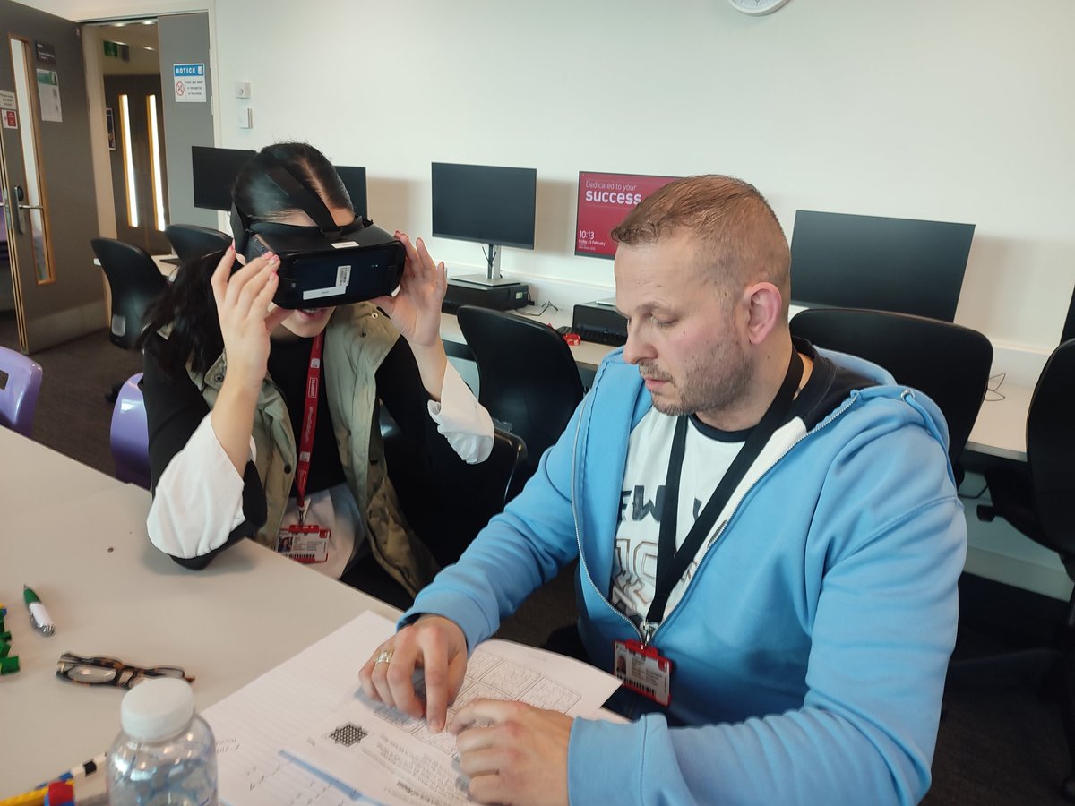 SarahHiggins32's tweet photo. Really enjoyed delivering our #individualdifference &amp; #quantitative #research methods seminars this week @StaffsPsych! It's been great to see our level 5 #students consider &amp; evaluate different #mood #interventions with the help of @StaffsPsytech #LEGO #VirtualReality #psychology https://t.co/uMGJVyGuTh