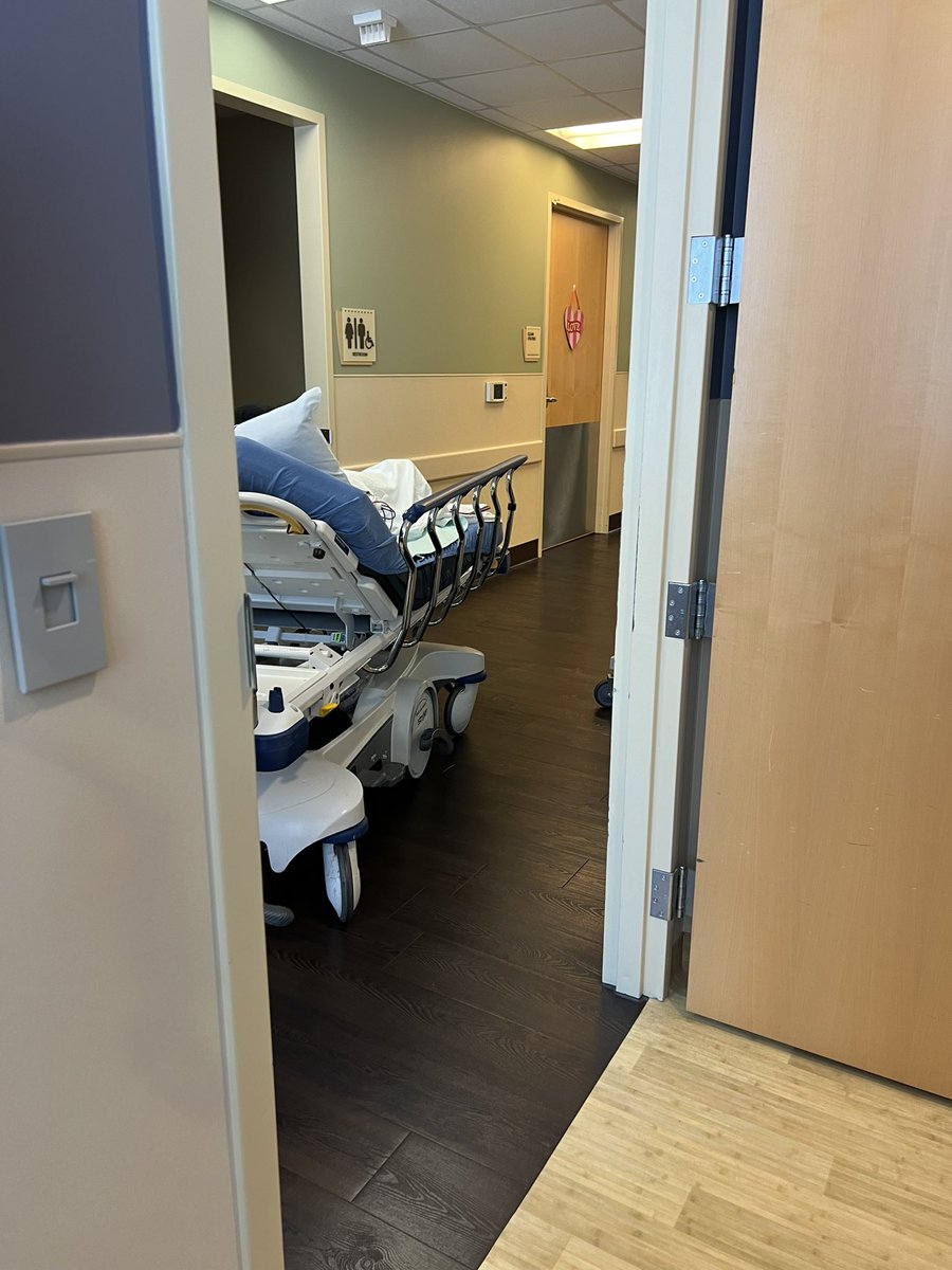 MN_GIMD's tweet photo. March in my house means two things #ColonCancer awareness month &amp; #MarchMadness (Go @KentuckyMBB!). 

What better way to stress the importance of #screening than ensuring my own house is in order. 

🙏 @AdventHealthCFL for taking care of my parents today! #Colonoscopy #startat45 https://t.co/c2cMlAt1lY
