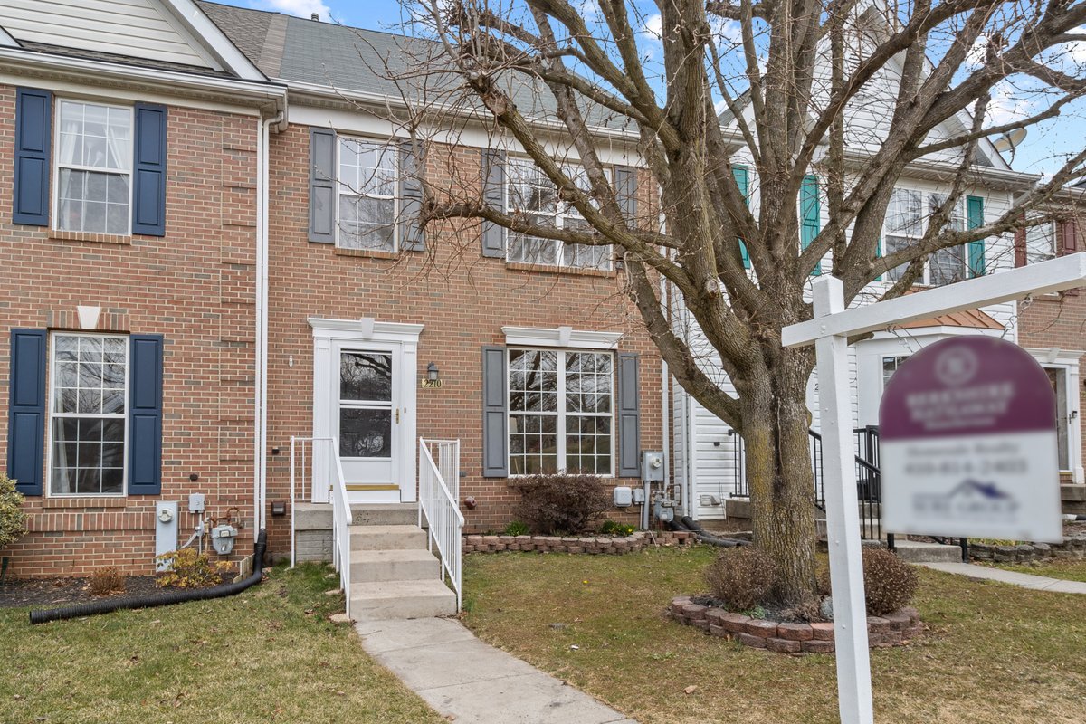 suregroupreal's tweet image. Gorgeous newly renovated townhome located in the sought-after Winters Run Manor community now available! ✨

📍 Price &amp;amp; location- bit.ly/48sBuxF

#luxuryliving #homerenovation #chefkitchen #naturallighthome #versatilespaces #outdoorentertainment #dreamhome