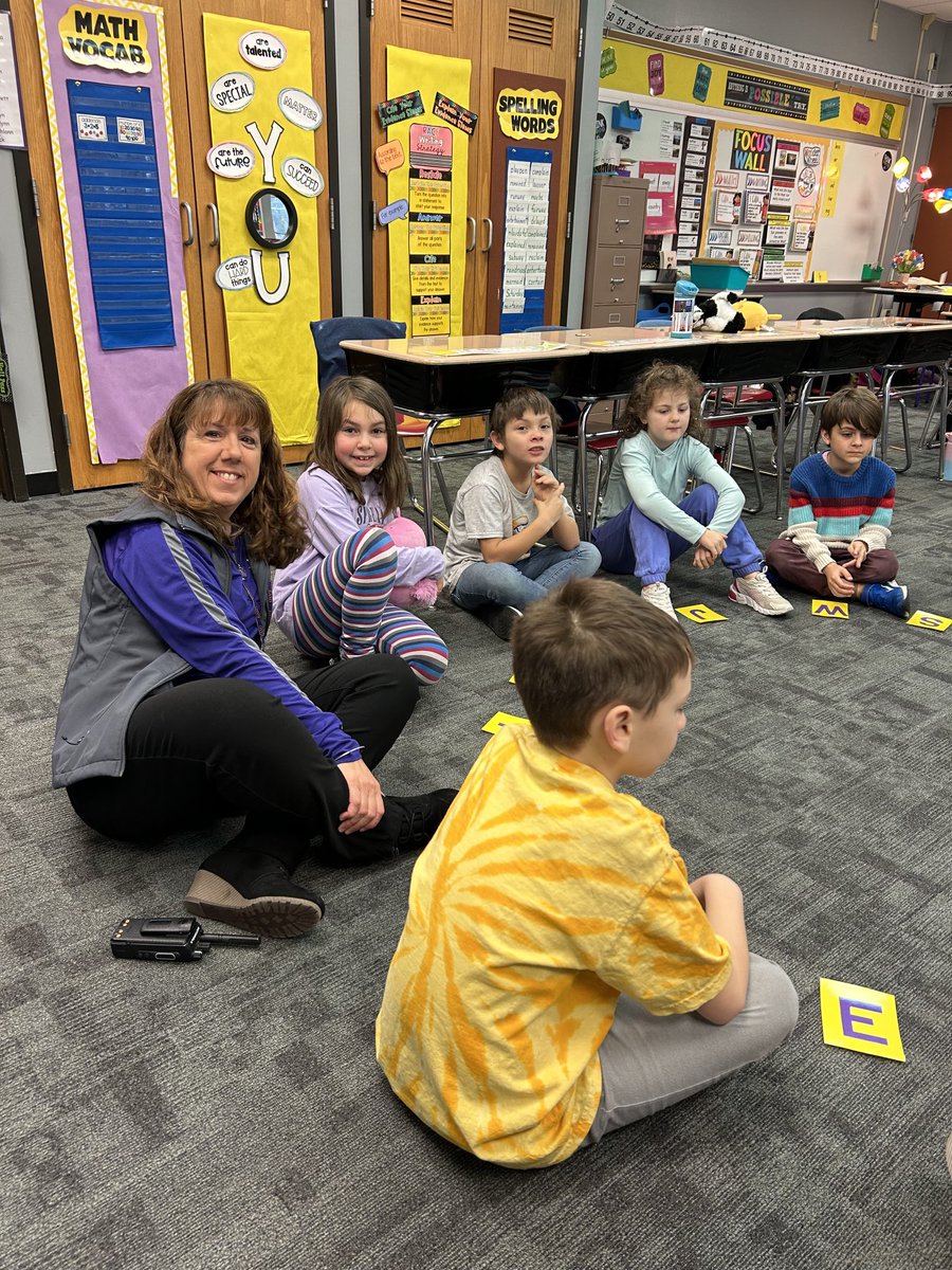 AkronElem's tweet photo. A busy morning during my shadow a student experience I participated in morning meeting, reading, activities, recess, and now it is lunchtime. ⁦@GoMounts⁩ https://t.co/Dqpw2hUgzZ
