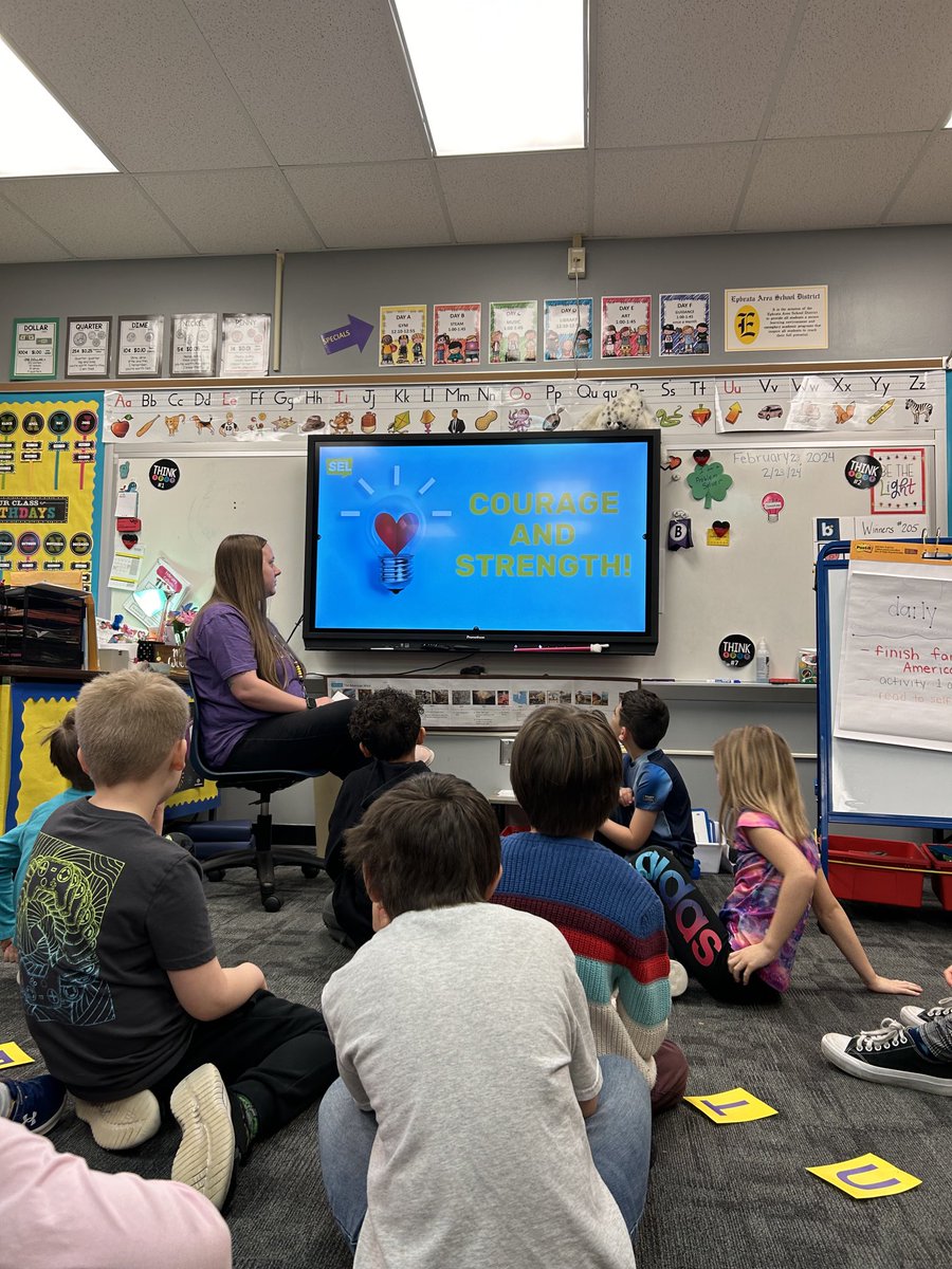 AkronElem's tweet photo. A busy morning during my shadow a student experience I participated in morning meeting, reading, activities, recess, and now it is lunchtime. ⁦@GoMounts⁩ https://t.co/Dqpw2hUgzZ