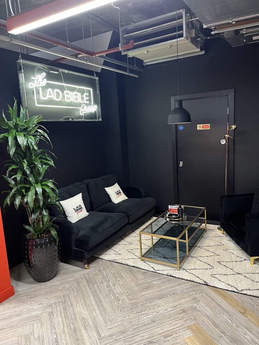 UnluckyArtist's tweet photo. This week I started a new role as Senior Strategist at @LADbibleGroup and i'm already in awe of the brands i’ve been able to work on and creativity in the building. I’m four days in and it already feels like home. World class campaigns coming your way in 2024 https://t.co/mSrPL0C9VD