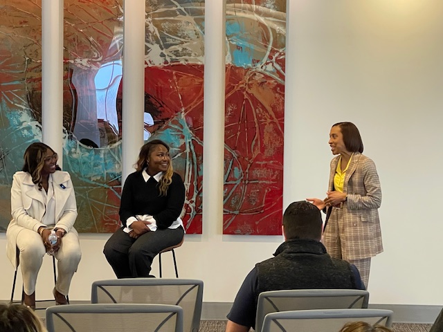 ScottCU's tweet photo. We were thrilled to have LaSonya Berry, Chief Human Resource Officer of the African American Credit Union Coalition and an award-wining author, speaker, and DEI thought leader lead us in our town hall yesterday about #BlackHistoryMonth. Thank you, @HRBizExec! https://t.co/R2Upic6D8D