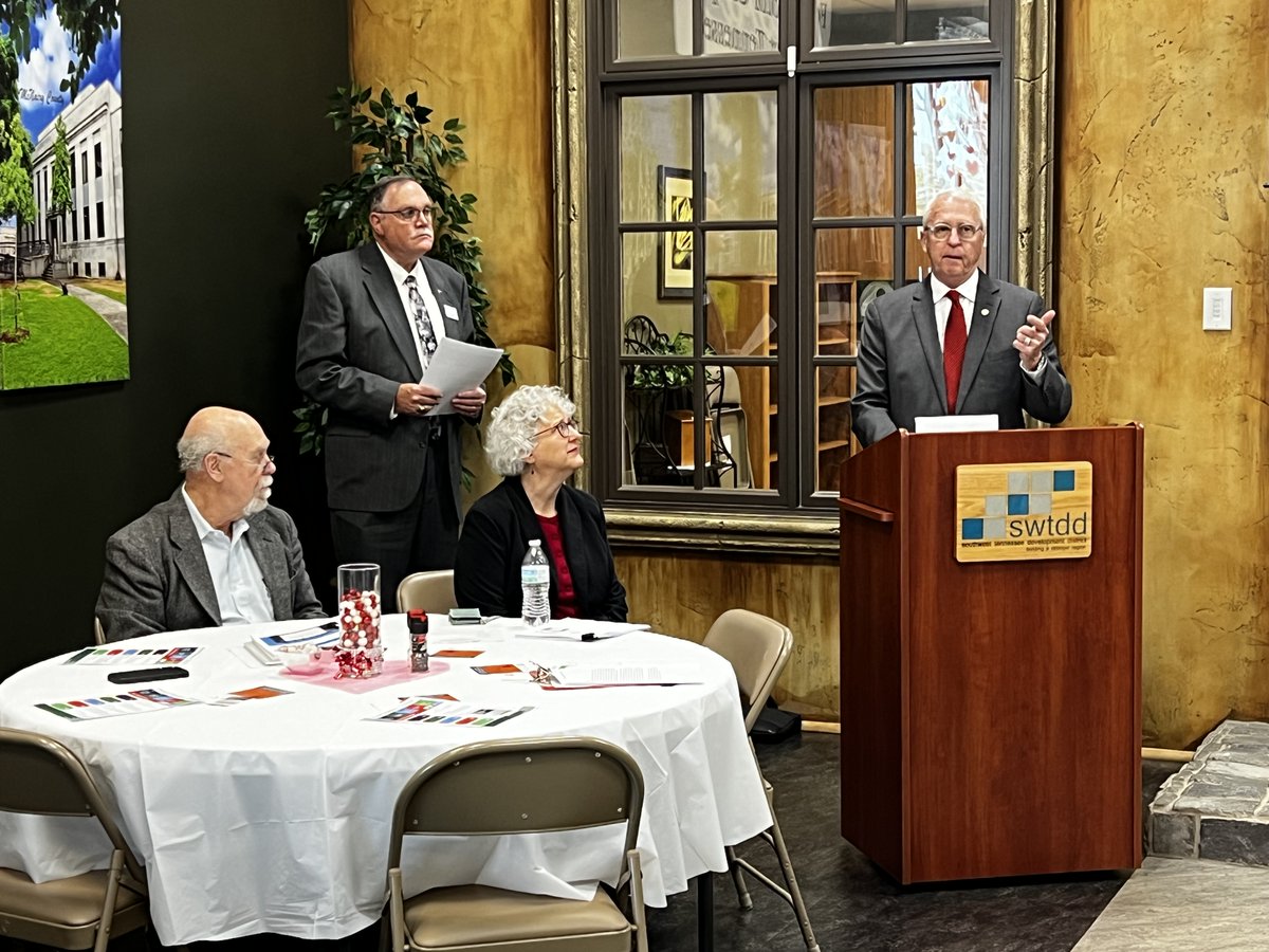 Mayorbwbeasley's tweet photo. The West Tennessee Mayors Association proudly announces the induction of Mayor BW Beasley as its new President. Mayor Beasley, a distinguished leader known for his unwavering dedication to public service and community advancement, steps into this pivotal role. https://t.co/9Nk3fJ6sKa