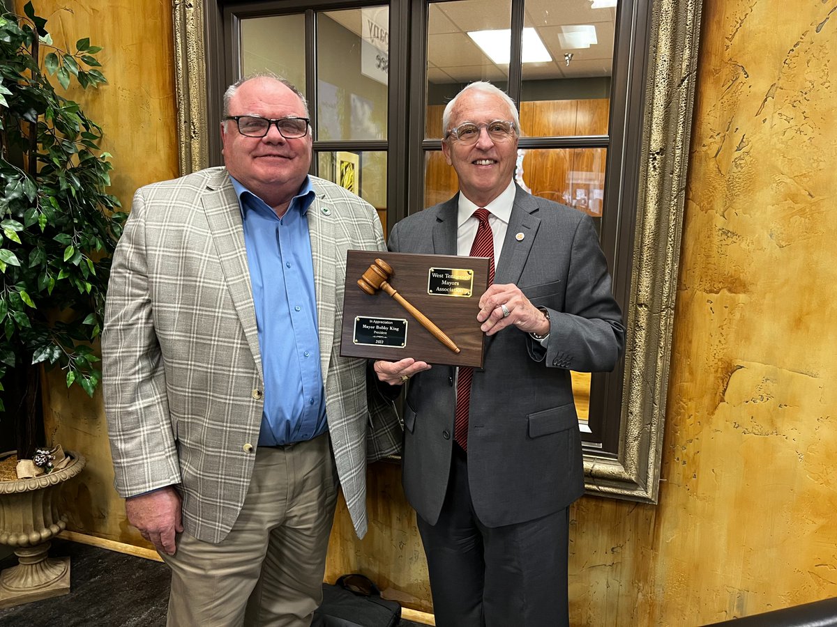 The West Tennessee Mayors Association proudly announces the induction of Mayor BW Beasley as its new President. Mayor Beasley, a distinguished leader known for his unwavering dedication to public service and community advancement, steps into this pivotal role.