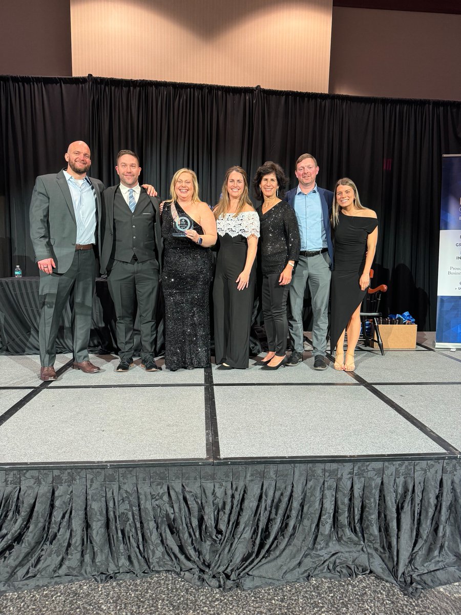 merrittcomps's tweet image. Last night, Merritt&apos;s Virginia office received the @LoudounChamber Community Leadership Award for their commitment to the community through philanthropy and leadership. Congratulations to the team and thank-you to @LoudounHunger for the award nomination. bit.ly/4bRCWNd