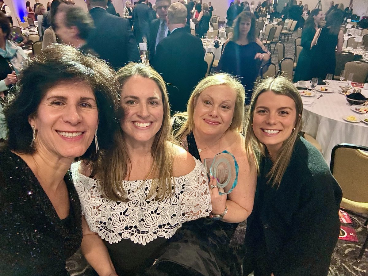 merrittcomps's tweet image. Last night, Merritt&apos;s Virginia office received the @LoudounChamber Community Leadership Award for their commitment to the community through philanthropy and leadership. Congratulations to the team and thank-you to @LoudounHunger for the award nomination. bit.ly/4bRCWNd