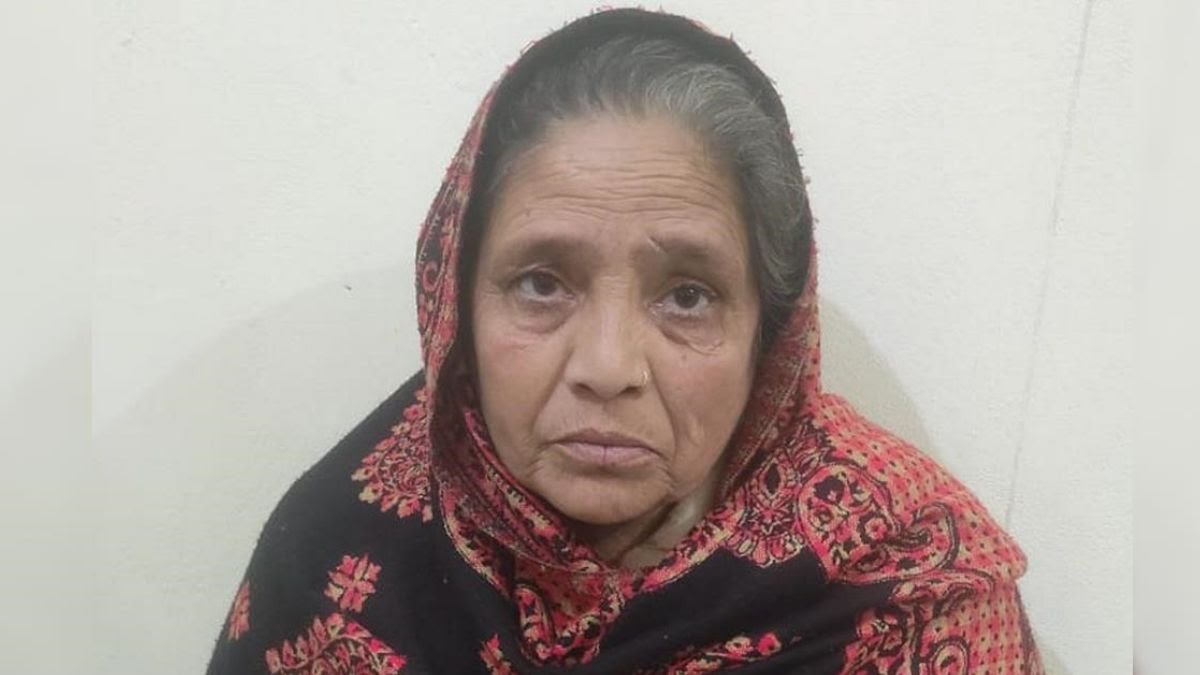 Name : Imrana Begum -Age : 60 years -Occupation : Terr0rism -Achivement : Her team was making bombs to create violence in India Arrested by UP STF! The amount of hatred they carries even at this age......This is the real side of #Islamophobia type propaganda..