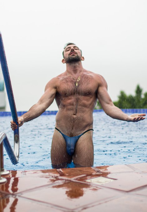 Rain on me 🌧️ RT if you wanna get wet with me https://t.co/MIDPdrTBhl