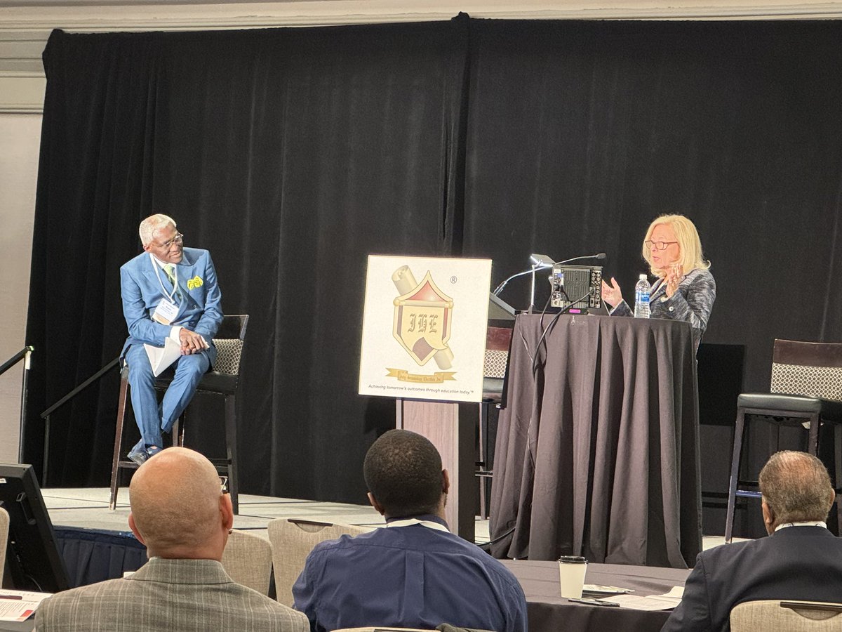 DrWinkfield's tweet photo. Keynote speaker, incoming @ASCO president, Dr. Robin Zon, shares with DRIVE participants how the organization has been championing access to #CancerCare & #ClinicalResearch. We all play a role in improving #CancerEquity. #AdvocacyMatters https://t.co/ibKc4U8tfM