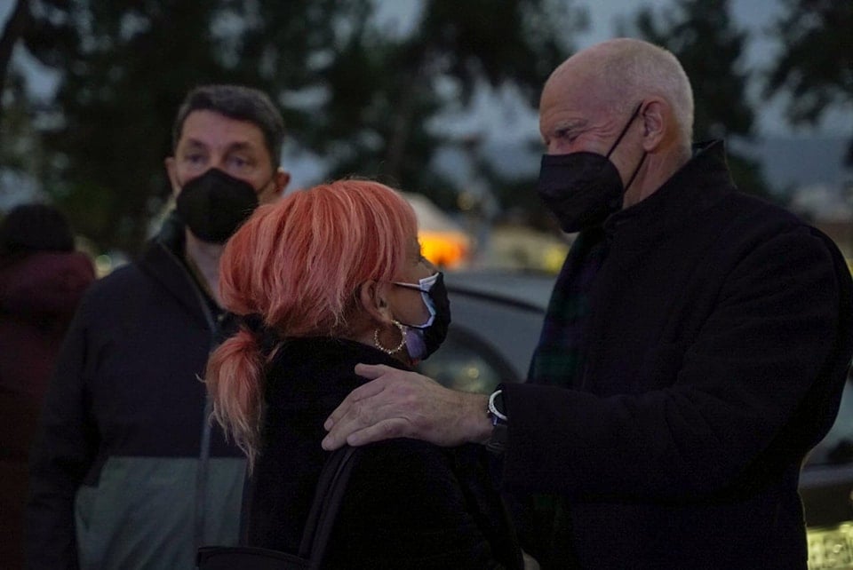 thoulisid's tweet photo. Τιμή να είμαι πλάϊ σου @gpapandreou ομοαίματη αδελφή σου στα πεδία των τίμιων μαχών των αγώνων του #ΠΑΣΟΚ για Δημοκρατία, Ειρήνη, Ελευθερία, Ισότητα, Ανθρώπινα Δικαιώματα και Κράτος Δικαίου #pamemprosta #papandreou https://t.co/eIPLa8EgPF