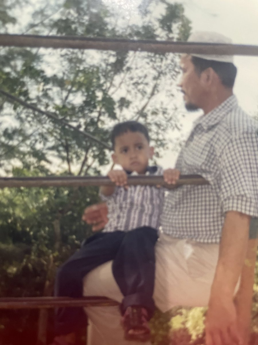 Hmzhhhhh's tweet photo. 4 Feb 2024 bersamaan 23 Rejab ayah kembali ke rahmatullah. Rehat lah ayah semoga ayah ditempatkan dikalangan orang yang beriman dan diluaskan kuburnya seluas taman taman syurga. Al Fatihah. https://t.co/auUKYolZiM