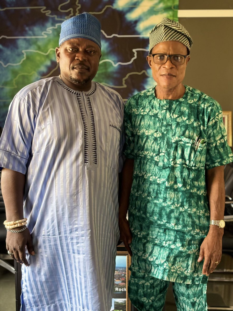 seekfagbayi's tweet photo. Earlier today at the Ministry of Culture & Tourism, Chief Ombashu Alamuwo paid visit to the Honorable Commisioner for Culture & Tourism
#Ofag #VoiceOfThePeople #Fagbayi #Culture #Tourism #OgunState https://t.co/vvzgEk9GgM