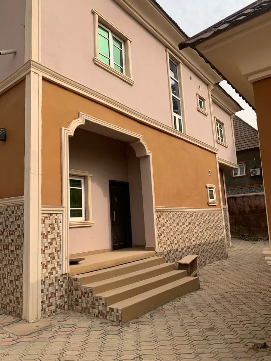 Waspapping_'s tweet photo. Please help me Repost for the sake of Allah

For sale: 5-bedroom fully detached duplex with a 2-room BQ.

Price: 150m

Location - Abuja

DM @Saddiq_02 or @itz_lucho_ for inspection and additional details. https://t.co/iBzoeaZgf4