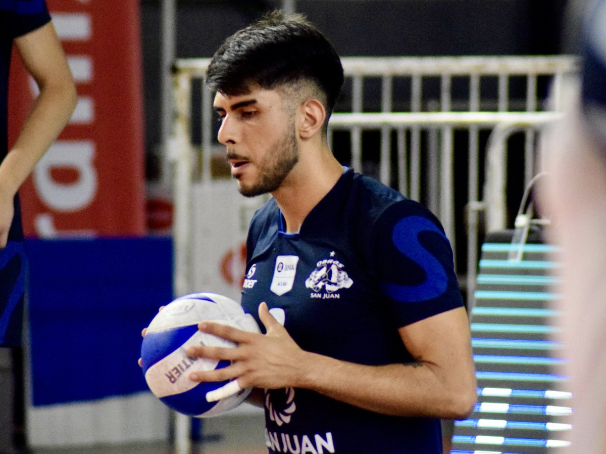 VoleyACLAV's tweet photo. #LVARUS || Tour 7️⃣

¡Empezamos el Día 2 en Caseros! 😍

San Lorenzo y Obras listos para el partido 👇🏻👇🏻
 
ℹ️ Punto a punto: https://t.co/63WAWO5lVG 

📺 En vivo en TyC Sports Play: https://t.co/Vh9ZrcnWBZ https://t.co/WUiIZYHDZt