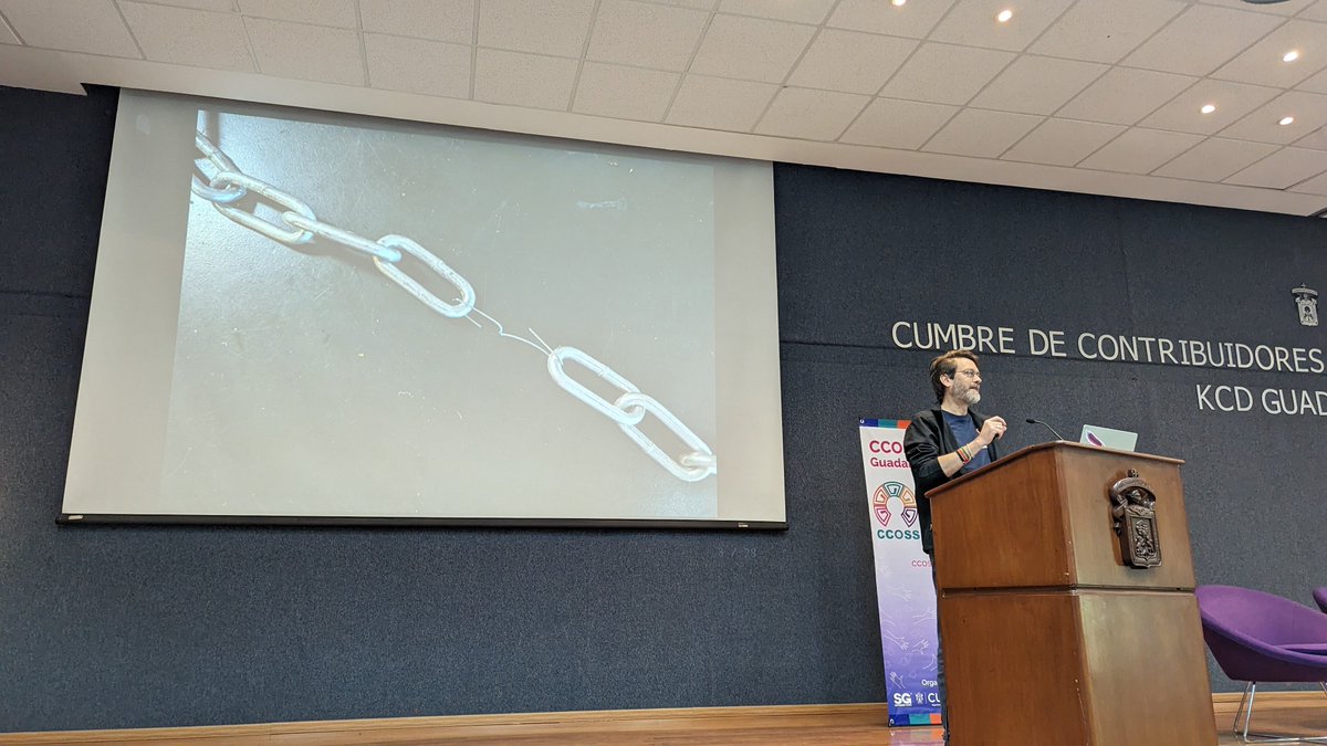 'if you use open source in your company, you must treat it as part of your supply chain ... and be involved in it because it can become a weak link if you don't understand its function or its direction' - @rbowen #kcdgdl #ccoss