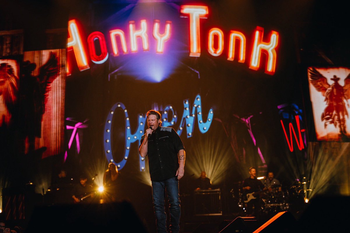 Blake Shelton tweet media