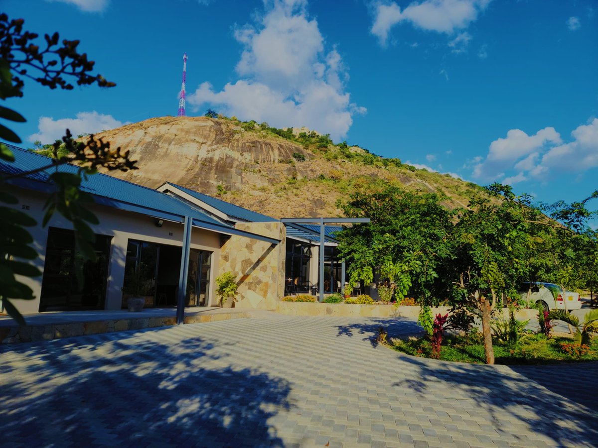 sharonmufaro's tweet photo. The resort is surrounded by indigenous vegetation - Munondo trees and Gohori mountain adds to the beauty. #visitMutoko #GohoriResort https://t.co/clQgPahq0c