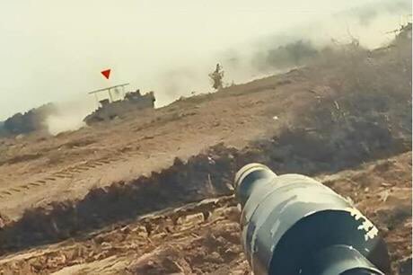 Mahmoud92544327's tweet photo. 🔻🔥🔻
#Al-Quds_Brigades: We targeted a Zionist #Merkavah_tank with a #tandom shell and eliminated a number of #soldiers inside it from point #zero in the Abasan Al-Kabira area, east of Khan Yunis. https://t.co/qv088vkTi0