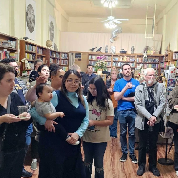 ABC4HUSD's tweet photo. Thxs @southacyd &amp; @ebstonewalldems for hosting last night's event. Thxs Renee at @booksonb and @rlalonde3 for pulling together such a fun evening. 

Winning campaigns take money &amp; a strong ground game. Thxs for supporting @vote4lupeangulo and me. TwoGether we've got this. https://t.co/D0WWoZ23G5