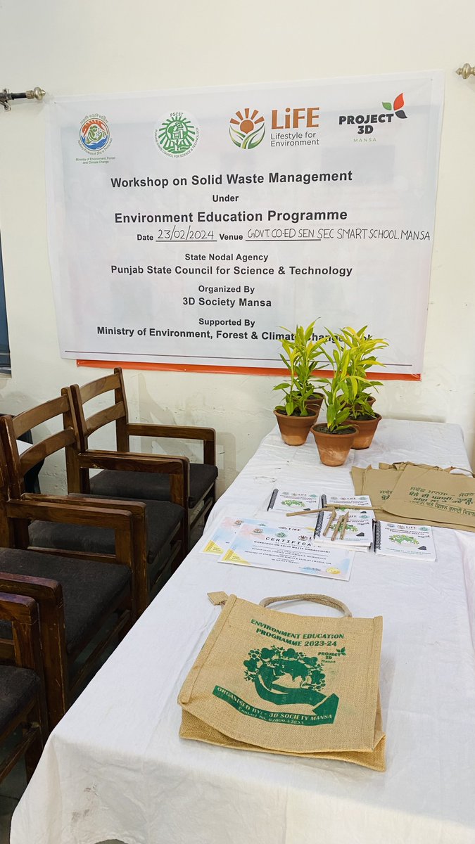 3dMansa's tweet photo. @3dMansa 2day organised d 1st workshop undr 3d #EnvironmentEducationProgram of the @moefcc in partnrship wid @PSCST_GoP @ Govt Co-ed Sr Sec Smart School Mansa 4 #solidwastemanagement
69 studnts &amp; 9 tchrs attnd  

#ProPlanetPeople #MissionLiFE  #LifestyleforEnvironment #ChooseLiFE https://t.co/O3hulcEq3u